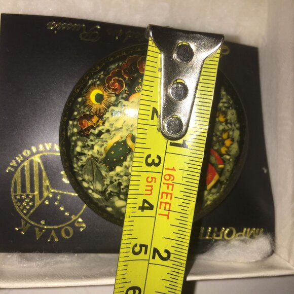 Hand Painted Russian Enamel Pin Brooch Wood & Lacquer Fairy Witch Merlin - Picture 4 of 4